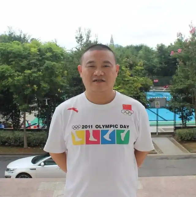 举重吐血的运动员_奥运举重冠军吐血_举重吐血的奥运冠军