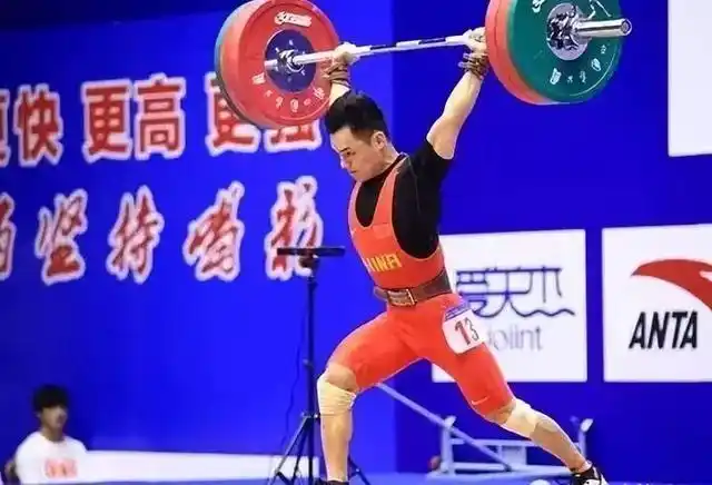举重吐血的奥运冠军_奥运举重冠军吐血_举重吐血的运动员