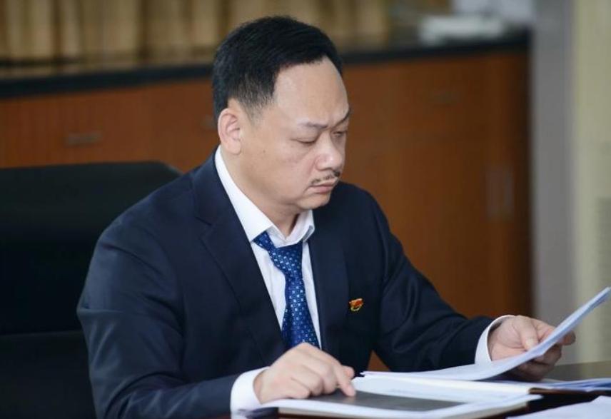 举重冠军退役后的生活_举重冠军退役后工作是什么_退役举重冠军工作后是什么职位