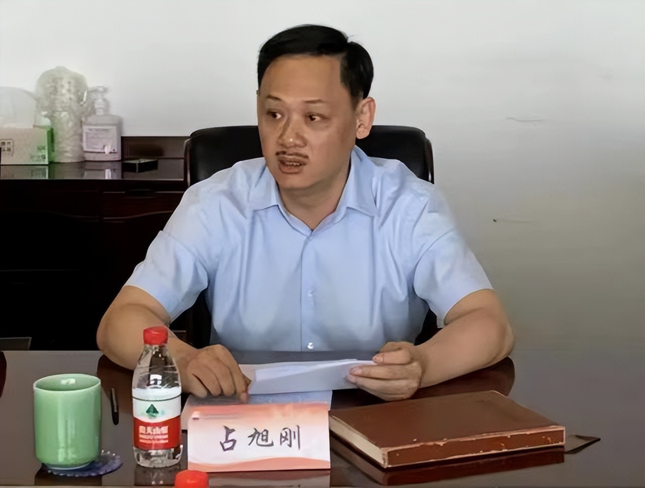 举重冠军退役后的生活_退役举重冠军工作后是什么职位_举重冠军退役后工作是什么