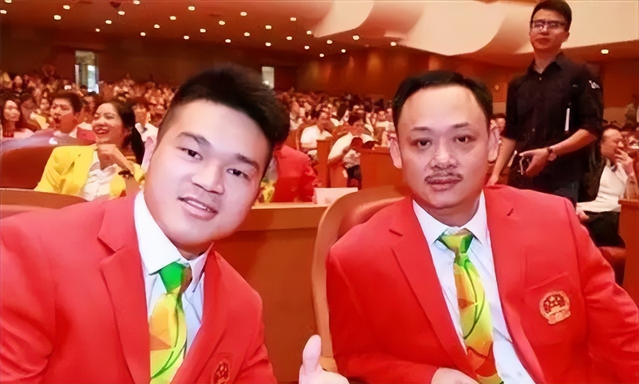 退役举重冠军工作后是什么职位_举重冠军退役后的生活_举重冠军退役后工作是什么