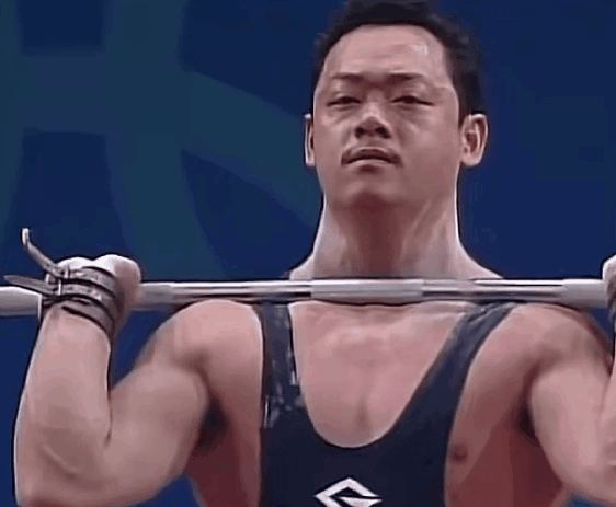 举重冠军退役后工作是什么_退役举重冠军工作后是什么职位_举重冠军退役后的生活