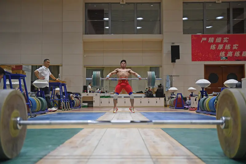 举重男子冠军成绩好的是谁_举重冠军男的_男子举重冠军成绩不好吗