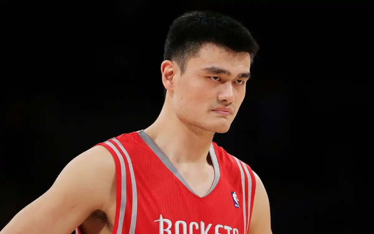 篮球史上十大球星排名_历史上最坏的篮球_篮球历史实力排行榜前十名