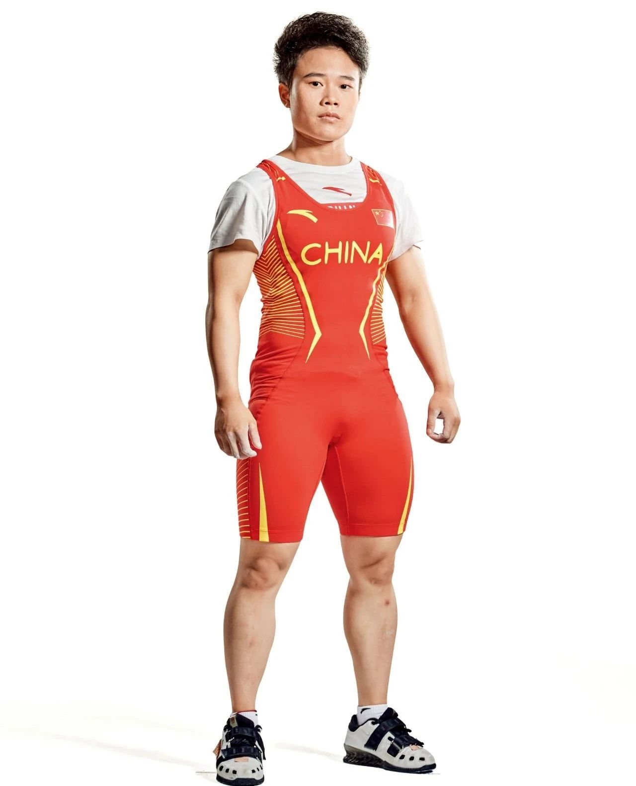 男子举重冠军2021_中国男子举重冠军日常训练_男子举重成绩