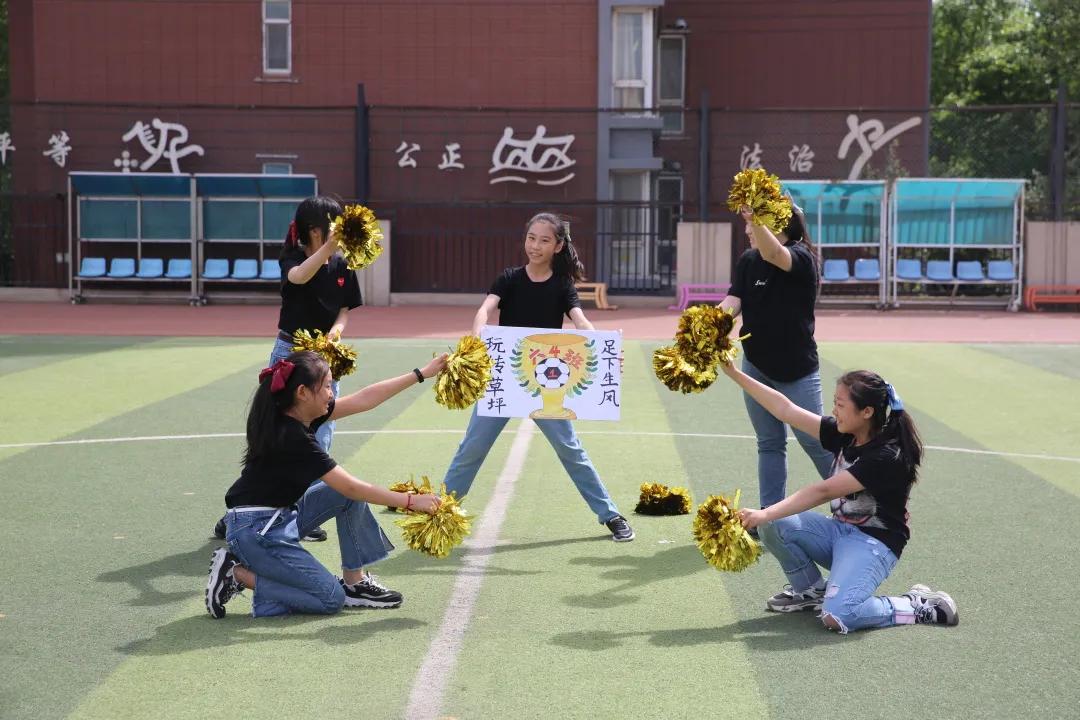 小学足球比赛规则简洁_小学生足球规则小常识视频_足球规则小学生