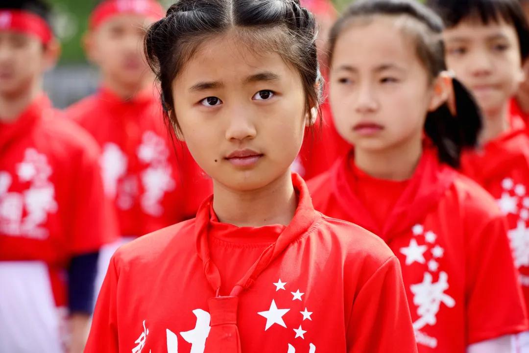 小学足球比赛规则简洁_足球规则小学生_小学生足球规则小常识视频